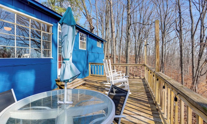 Eva Cabin | 2 Mi to Kentucky Lake: Cabin w/Deck & View in Eva