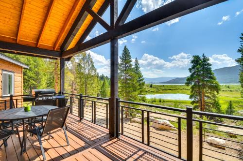 Twin Lakes House | 2 Mi to Lake Stunning Twin Lakes Home with Deck
