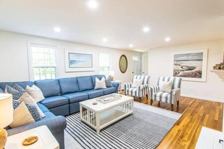 Dennis House | 2 Mi to Mayflower Beach Fire pit & AC