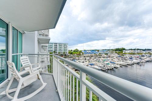 North Myrtle Beach Apartment | 2 Mi to Ocean Waterfront North Myrtle Beach Condo