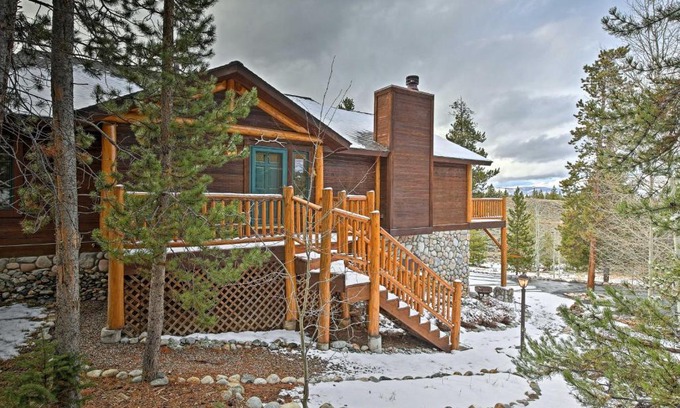 Innsbruck Val Moritz House | 2 Mi to Skiing Mtn-View Home with Deck in Granby!