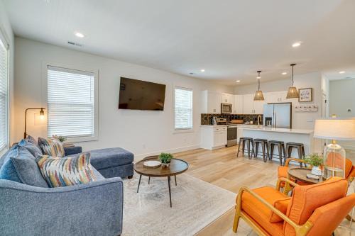 Knoxville House | 2 Mi to UT Modern Retreat with Covered Porch