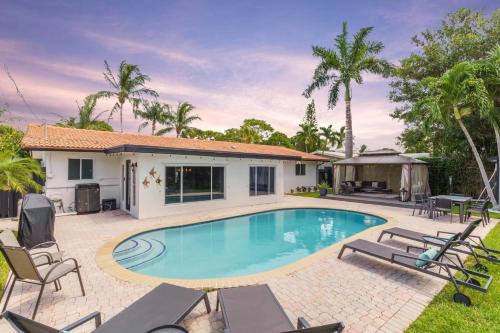 Deerfield Beach House | 2 miles to Beach~ Pool ~Cabana~ Pool Table