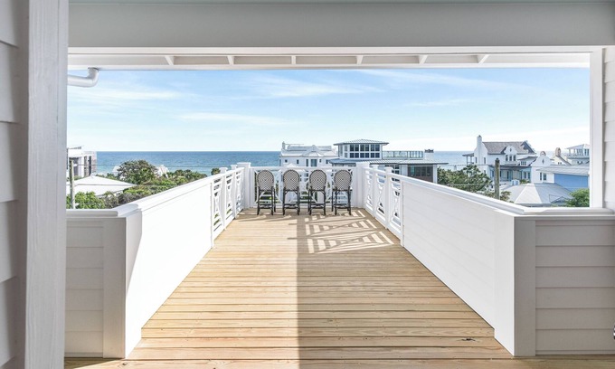 San Juan House | 2 Min Walk to Beach Private Heated Pool Bikes