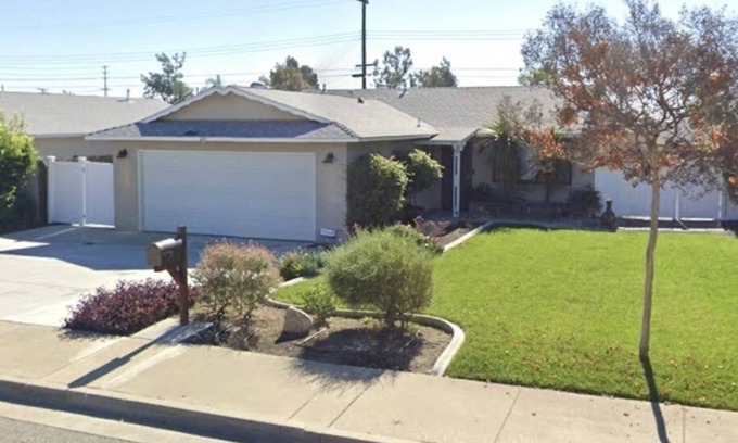 San Bernardino County House | 2 minutes drive to downtown Claremont. Walking distance to Restaurants and Shops