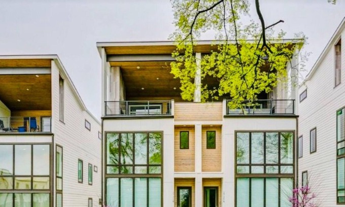 Eighth Avenue Condo | 2 Modern Luxurious Side by Side Townhomes by Music City Luxury Stays