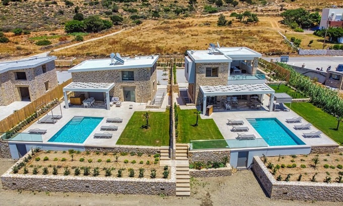 Falassarna Villa | 2 New Villas - Prive Pools-Walk to Falassarna Beach-FREE daily Breakfast & Clean