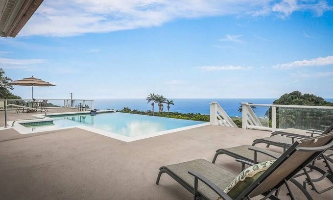 Holualoa House | 2 Oceanview Luxury Suites+ pool and Jacuzzi
