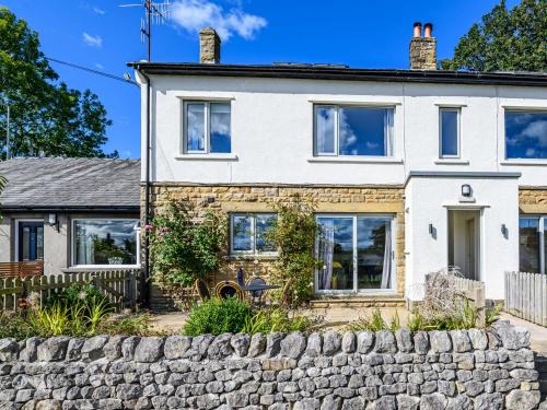 Austwick Apartment | 2 Orchard Leigh