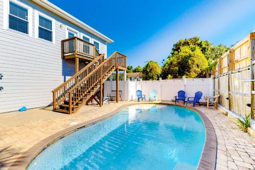 Laguna Beach Estates House | 2 Palms