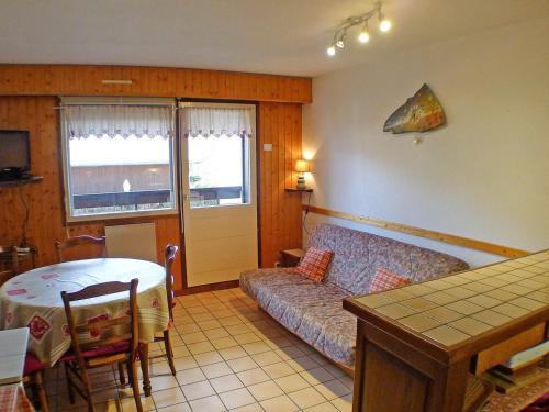 Samoens Apartment | 2 pièces cabine lumineux, proche centre Samoëns, animaux acceptés, parking, balcon - FR-1-629-22