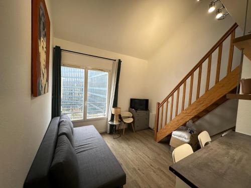 Issy-les-Moulineaux Apartment | 2 pièces duplex Issy Les Moulineaux Ascenseur internet