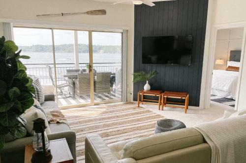 Lake Ozark Apartment | 2 Pools, Boat Slip Waterfront Condo in Lake Ozark