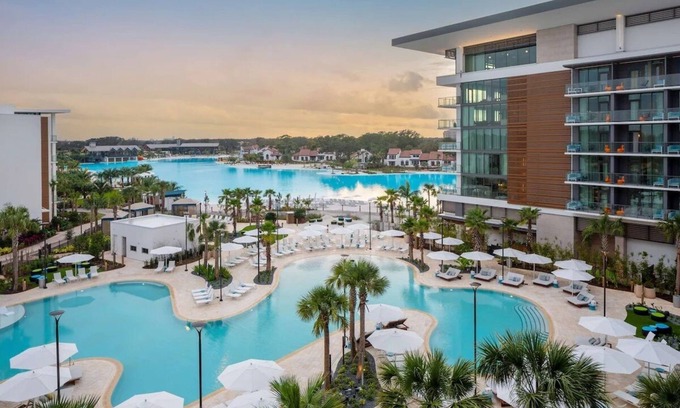 Florida Central Atlantic Coast House | 2 Queens at Conrad Orlando! Outdoor Pool, Minutes to West Beach Park!