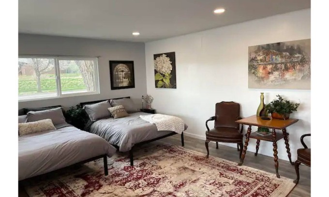 Eiber Apartment | 2 Rockleys Family Suite EV Charging Availible