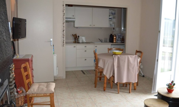 Les Angles Apartment | 2-room apartment ski-in/out with parking and balcony