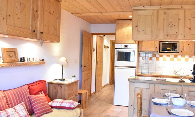 Meribel Apartment | 2-room apartment with balcony in Méribel, close to shops and slopes