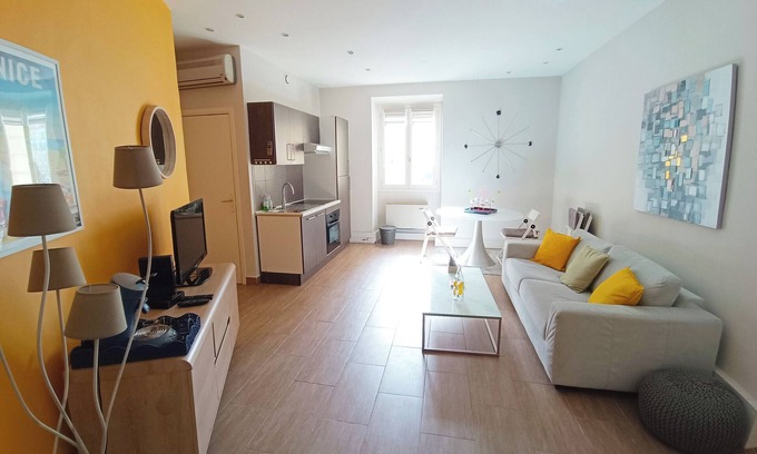 Jean-Medecin Apartment | 2 room flat in the carré d'or