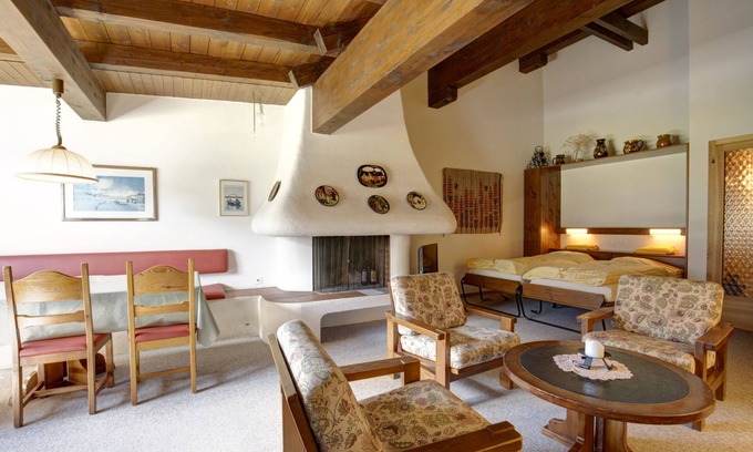Silvaplana Apartment | 2-room flat with lake view on the 3rd floor