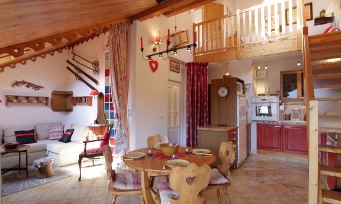 Forville Apartment | 2-Room Mezzanine Apartment for 4 in Briançon with Balcony and Parking