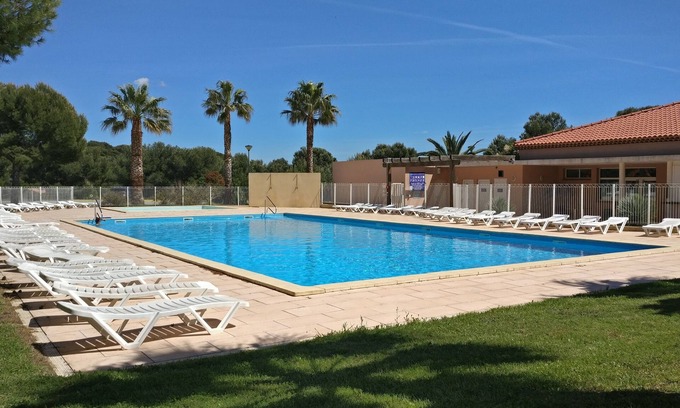 Martigues Apartment | 2 Rooms 4☆ 45m2- Calm, Comfort, Sea at 300m, Garden, Terrace, Pools, Parking