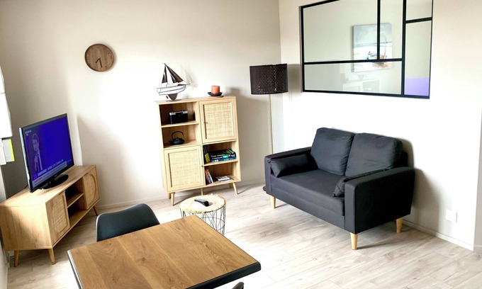 Donville-les-Bains Apartment | 2 rooms- City center - 500m beach - All Comfort