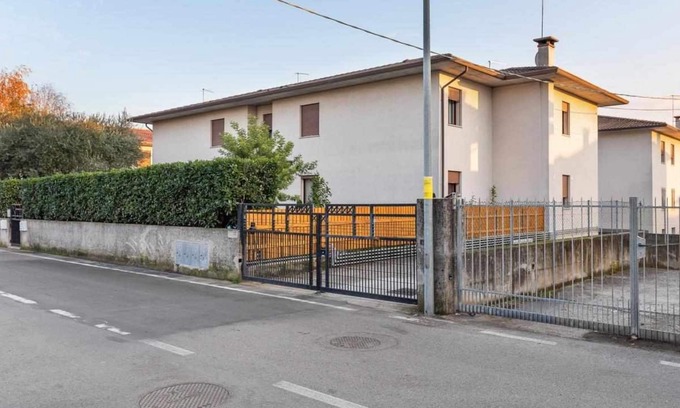Cassola Apartment | 2 steps from Cassola Station to Venice and Bassano