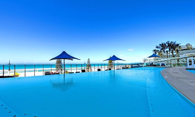 Surfers Paradise Apartment | 🌊 2-Storey 4-Bedroom Sub-Penthouse with Ocean Views 🌊