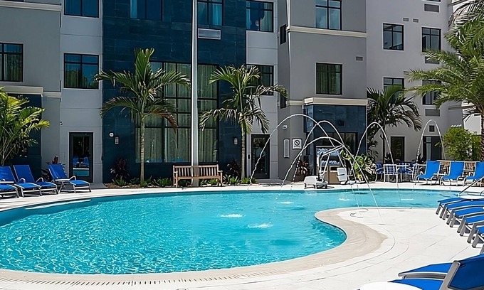 Naples Apartment | 2 Tranquil Rooms w/Poolside Access near Naples Beach – Pure Comfort