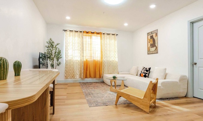 West Poplar Apartment | 2. Trendy Fishtown 2bed 2bath Convenient Location
