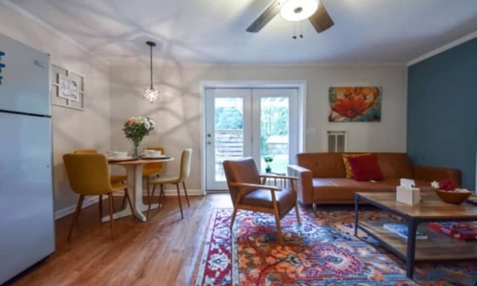 Athens House | 2 Units & Mins to UGA - The Glory Glory Doghouse
