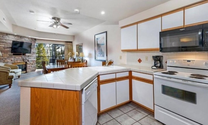 Tahoe Village Apartment | 2 Villas in Mountaintop Resort w/Game Room & Full Kitchens – Your Cozy Escape