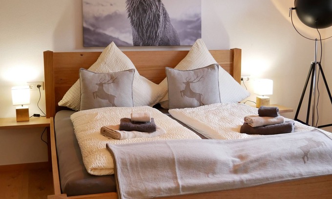 Schliersee Apartment | 2 Zimmer Ferienwohnung Schliersberg mit Bergblick