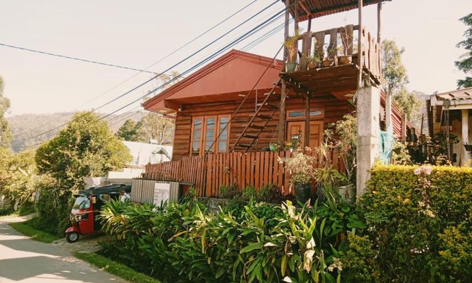 Nuwara Eliya House | 20/20 wood cabana