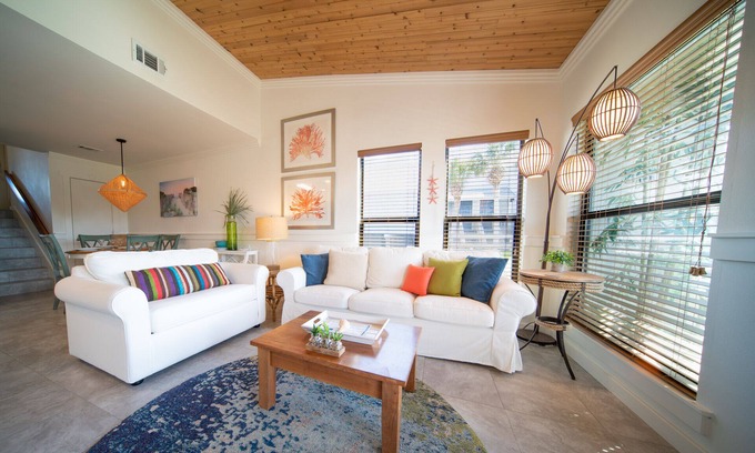East End House | 20% OFF FALL! Easy Beach Access, End-Unit, 1BR/1BA, Near State Park