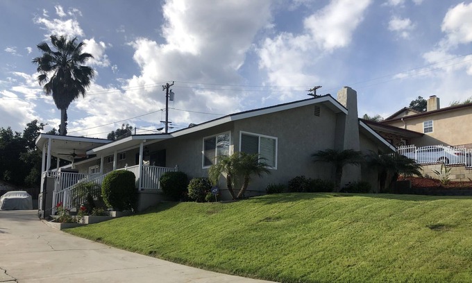 Bonita House | 20% OFF WEEKLY 40% OFF MONTHLY RATES Luxury Pomona Fairplex home