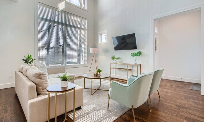 Berry Hill House | 20-The Larmon - The Music City Collection