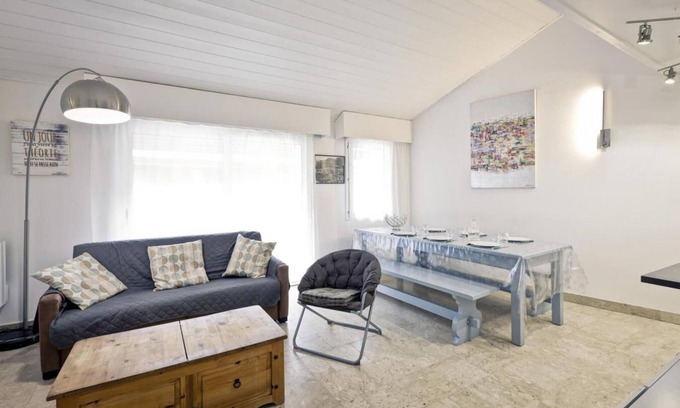 Brides-les-Bains Apartment | 200m from ski lifts, 4th floor, view village, balcony, parking, tv, ski locker, 70m²