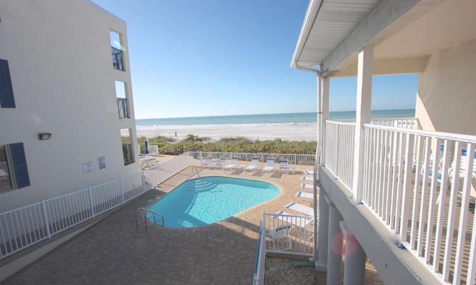 Belleair Beach House | 201 Belleair Beach Club