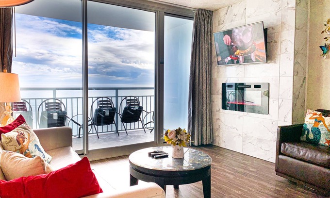 Downtown Myrtle Beach Condo | 2024 Newly Renovated Breathtaking Pristine Luxury1Br1Ba/Oceanfront/pools/WiFi