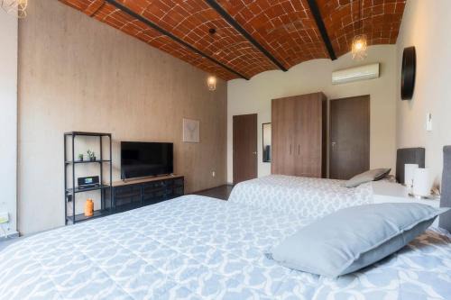 Historic Center Apartment | 205 Zocalo Cathedral 2bdrmB 2Bath fits 10 AC Apt