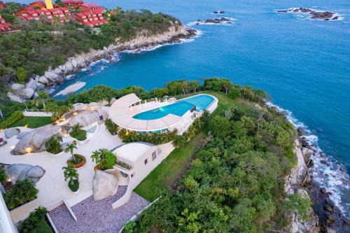 Santa Maria Huatulco House | 2055 - Cosmo 8A2