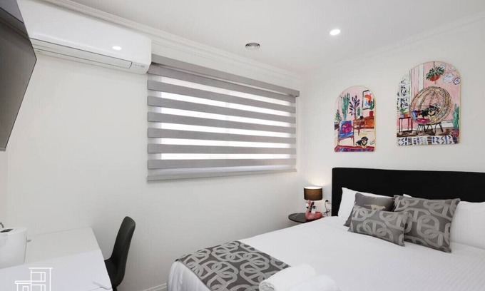 Brunswick East Hotel | 209 Stylish Queen BR w/Fast WiFi 18 mins tram to CBD