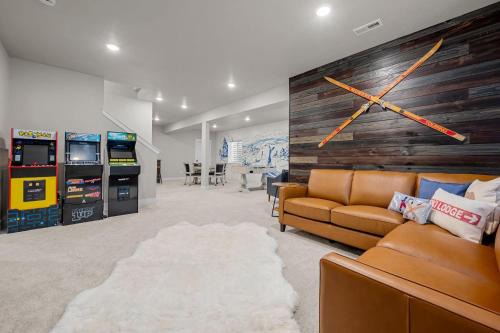 Monument House | 2145 Coyote Mint Dr