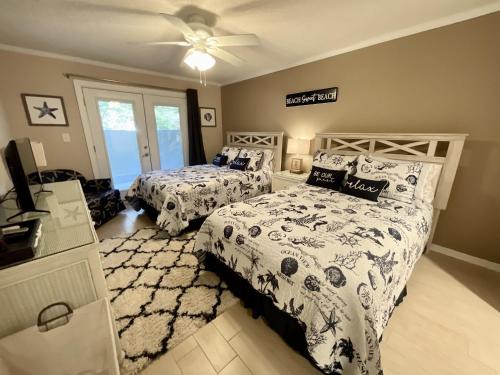 Coffeyville Villa | 21C Richmond Park villa