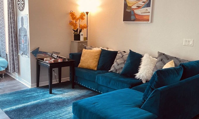 Margate Condo | ❄'22 Tuesdays!❄ $122 EVERY TUESDAY in 2022🎁 1Bdr Condo W/Sun area g Bathroom