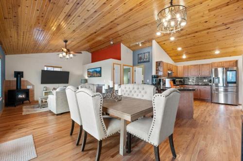 Woodland Park House | 221 Potlach