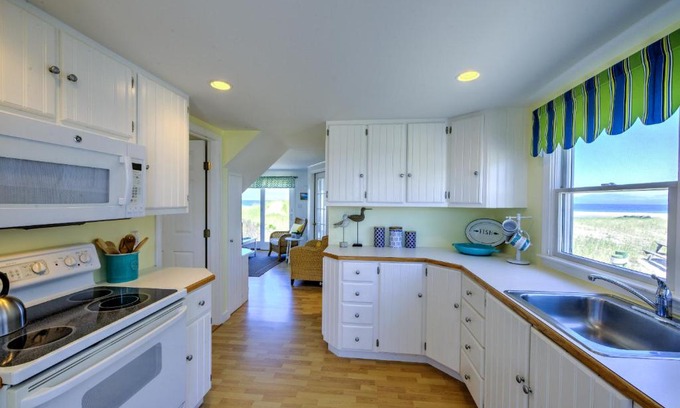 East Sandwich House | 225 J North Shore Blvd East Sandwich Cape Cod - Cape Shore J