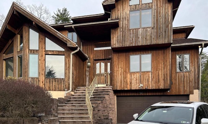 East Stroudsburg House | 226 E Shore Dr