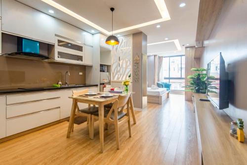 Cong Vi Apartment | 22housing Hotel & Residence 81 Linh Lang